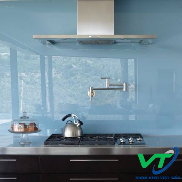 Kính màu ốp bếp Hải Long